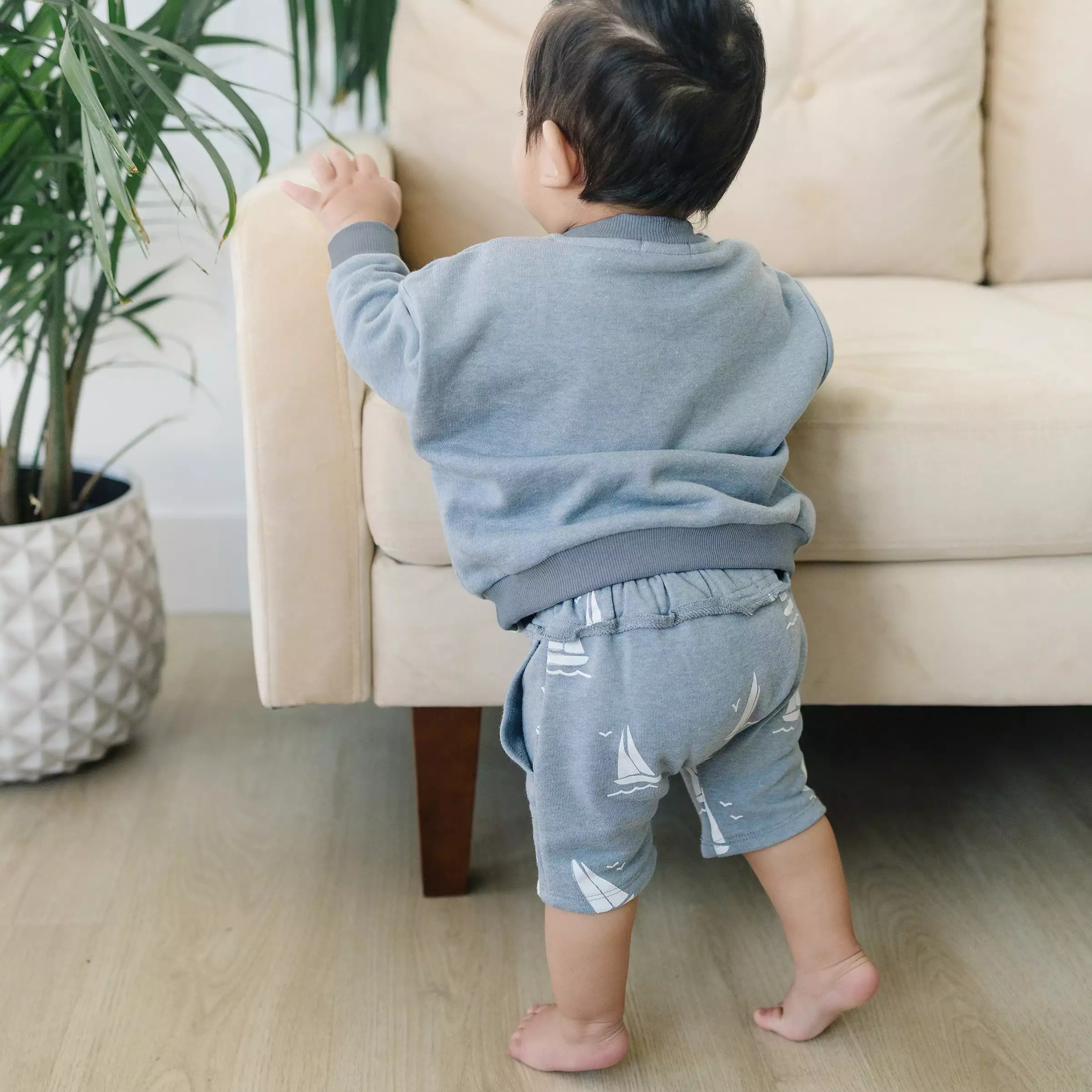 Baby cotton French Terry pocket shorts - sailboat print - fog.