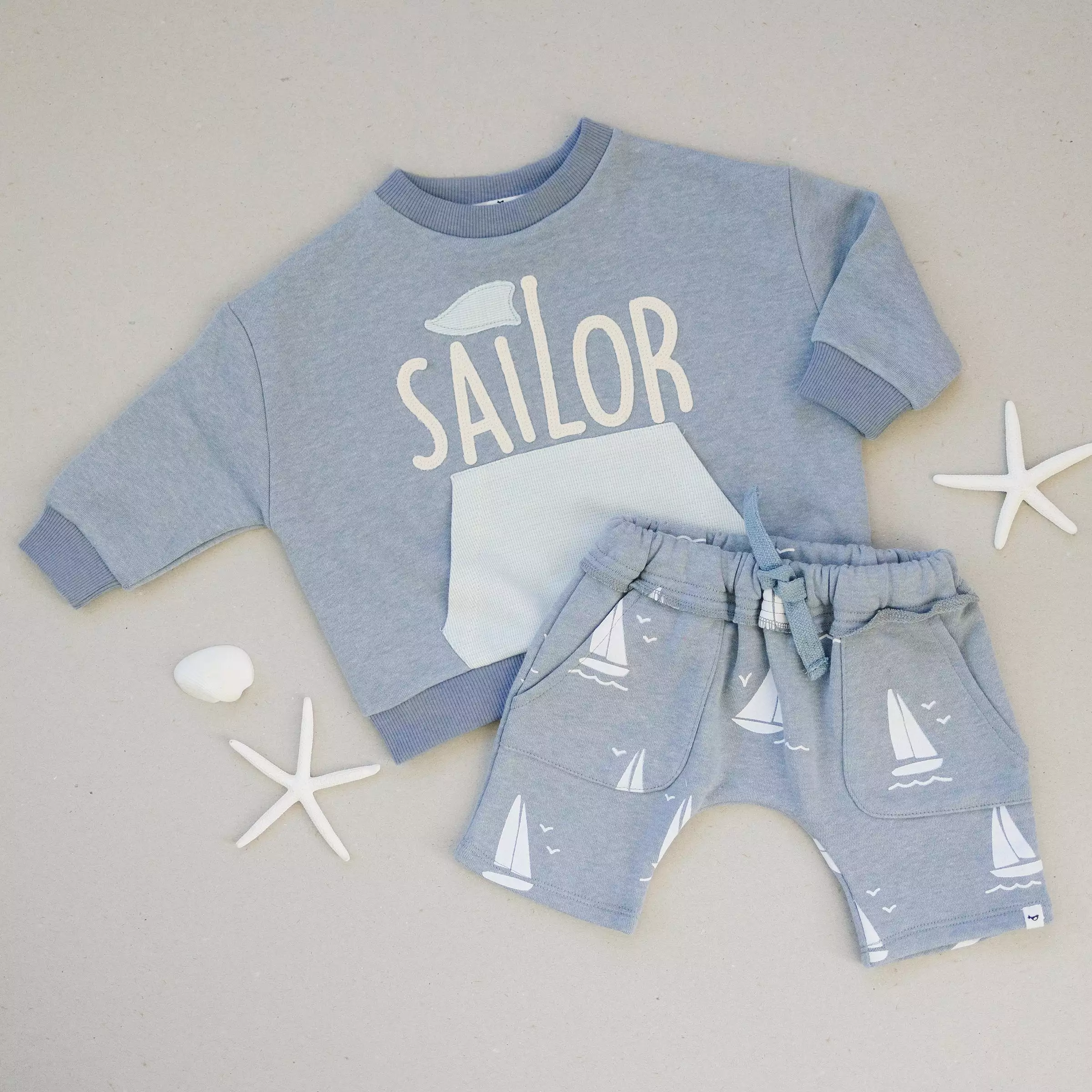 Baby cotton French Terry pocket shorts - sailboat print - fog.