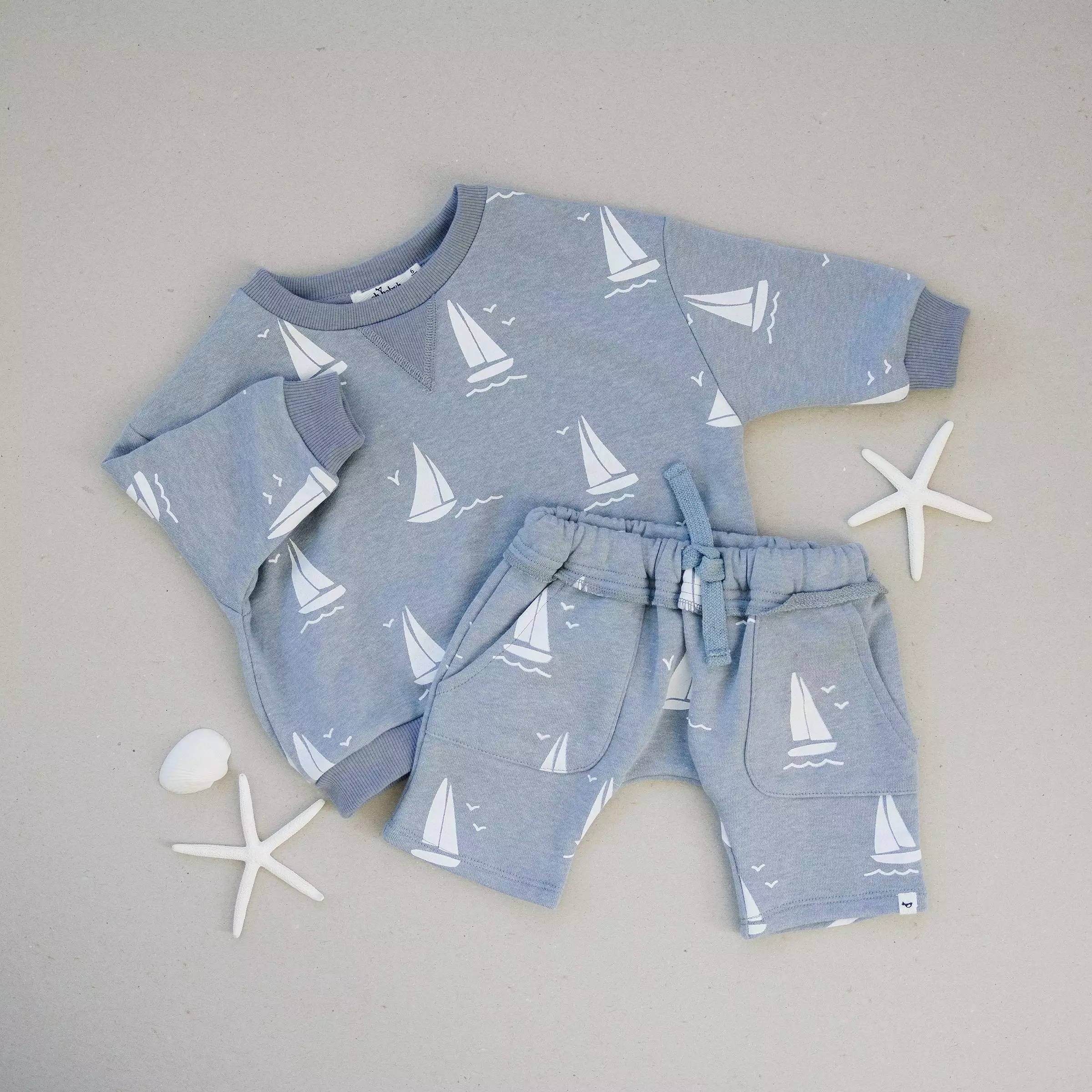 Baby cotton French Terry pocket shorts - sailboat print - fog.