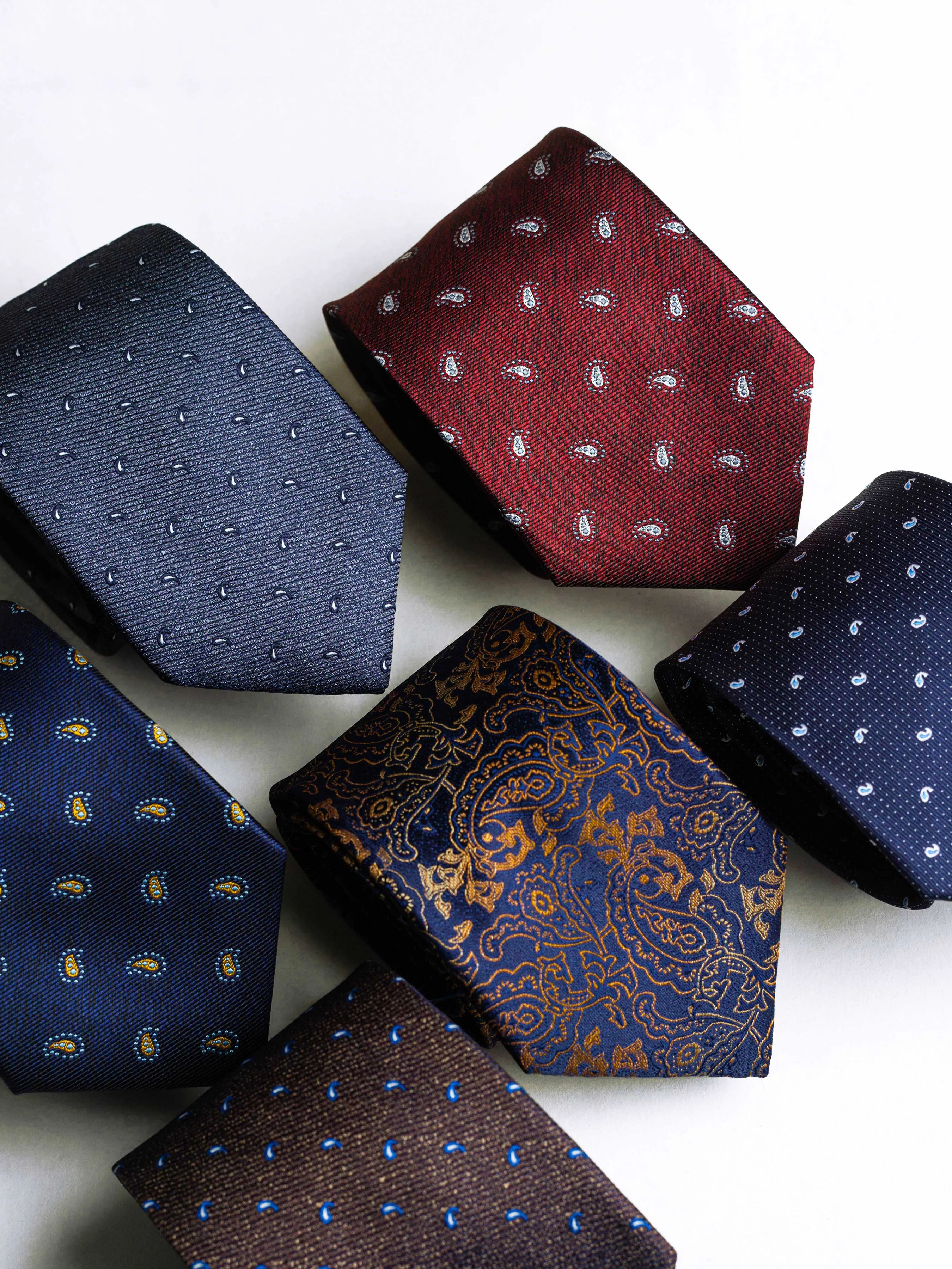 Budding Paisley Tie - Blue Grosgrain