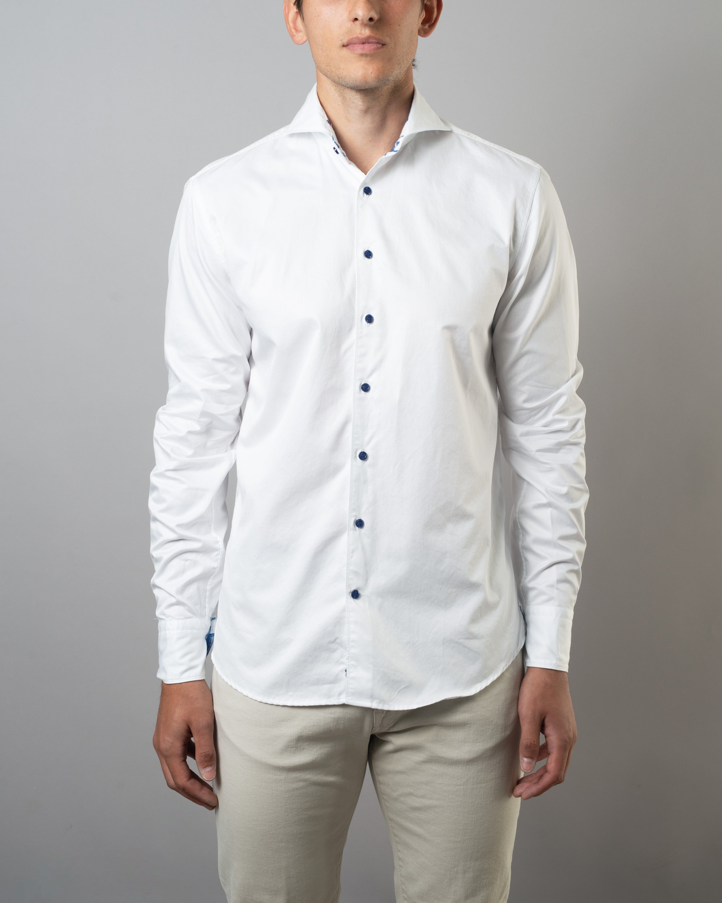 Contrasting Collar Shirt