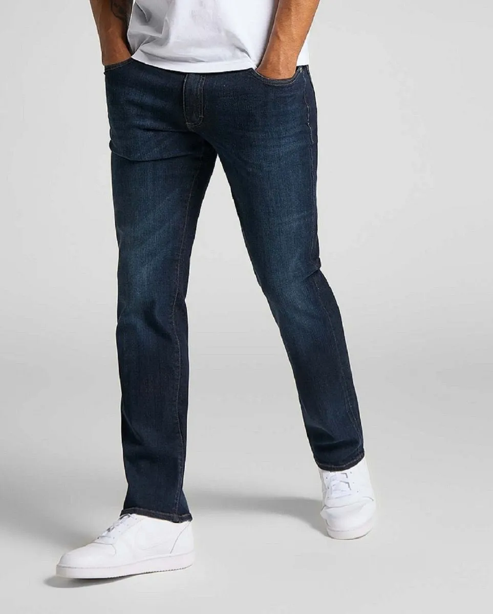 Lee Extreme Motion Straight Denim Stretch Jeans in Trip Wash