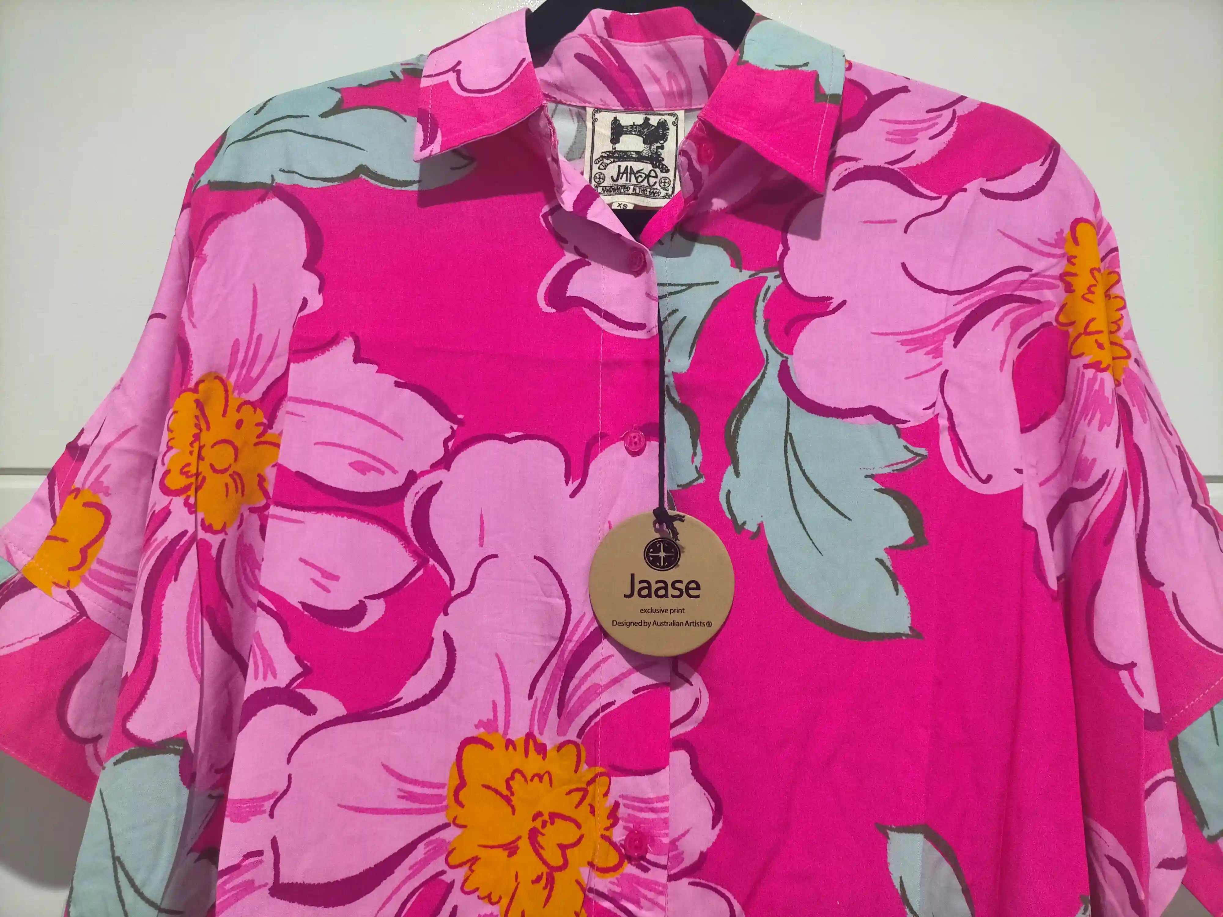 River Shirt with Rosebud Print