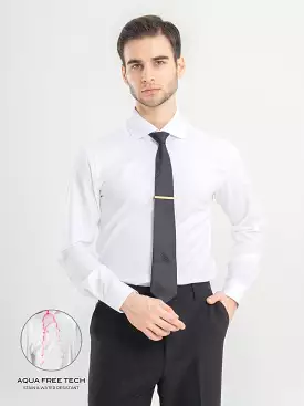 White formal shirt with aqua-free Windsor collar