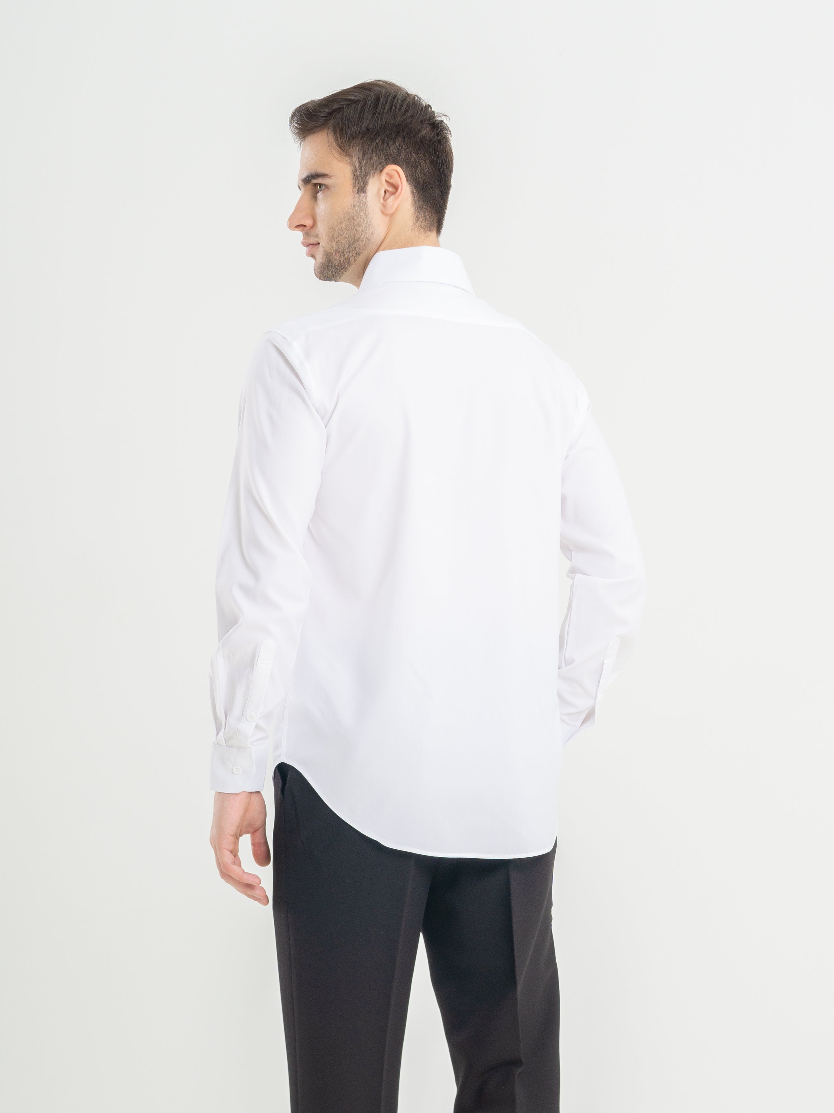 White formal shirt with aqua-free Windsor collar