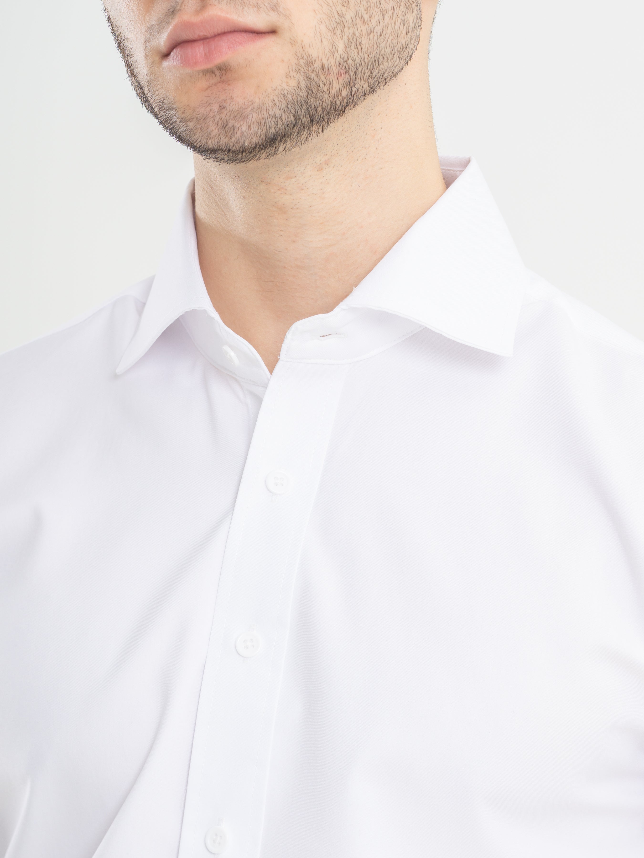 White formal shirt with aqua-free Windsor collar