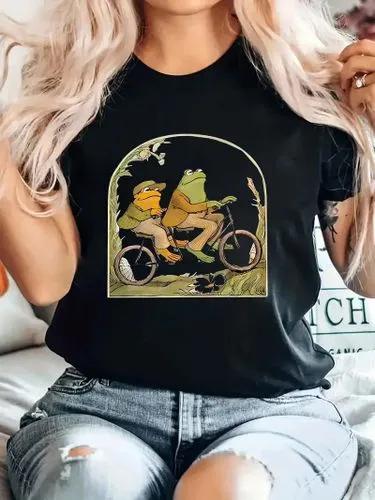 Women's Short Sleeve T-Shirt - Casual Frog Theme